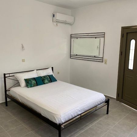 Central Areopolis Rooms Ареополис Экстерьер фото