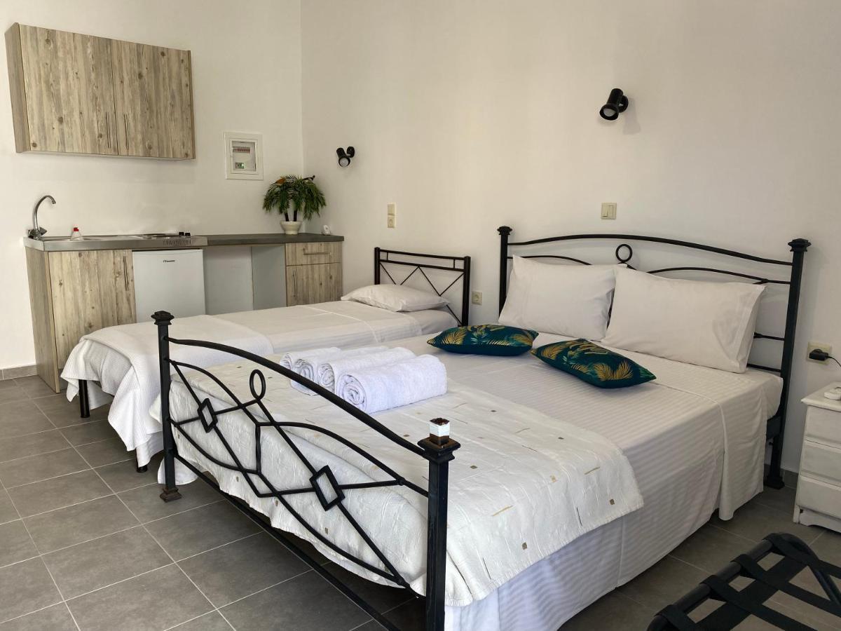 Central Areopolis Rooms Ареополис Экстерьер фото